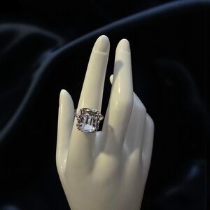 Vintage 925 Sterling Silver CZ Center And Aurora Borealis Crysta Halo Size 8